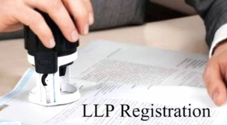 What is the difference between LLP and PVT LTD?