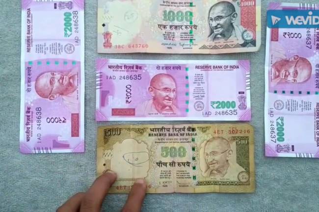 Is there a need to panic about the recent change in currency notes? Why or Why not?